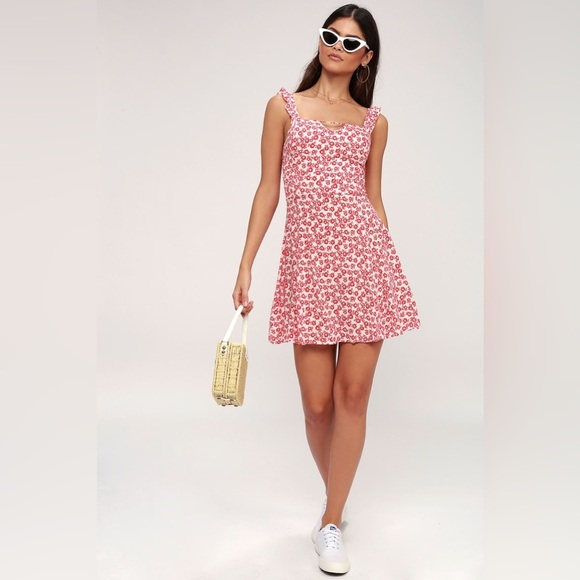 Dresses & Skirts - Lucy love / Lulus Fallin' For You Red and White Floral Dress